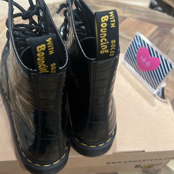 🆕 DR MARTENS 1460 W Black Patent Lamper Leather Croc 8-Eye Boots NWT - Picture 8 of 10